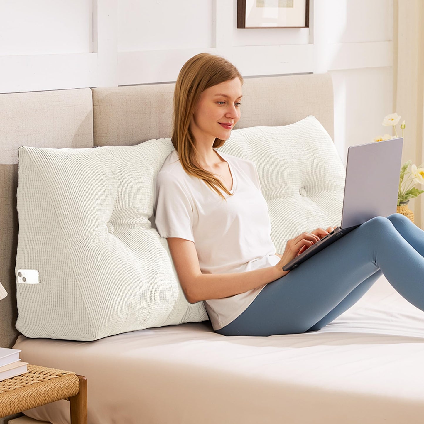 Bourkimi Queen Size Wedge Headboard Pillow with Side Pockets, Tufted Back Support Reading Pillow with Removable Washable Cover