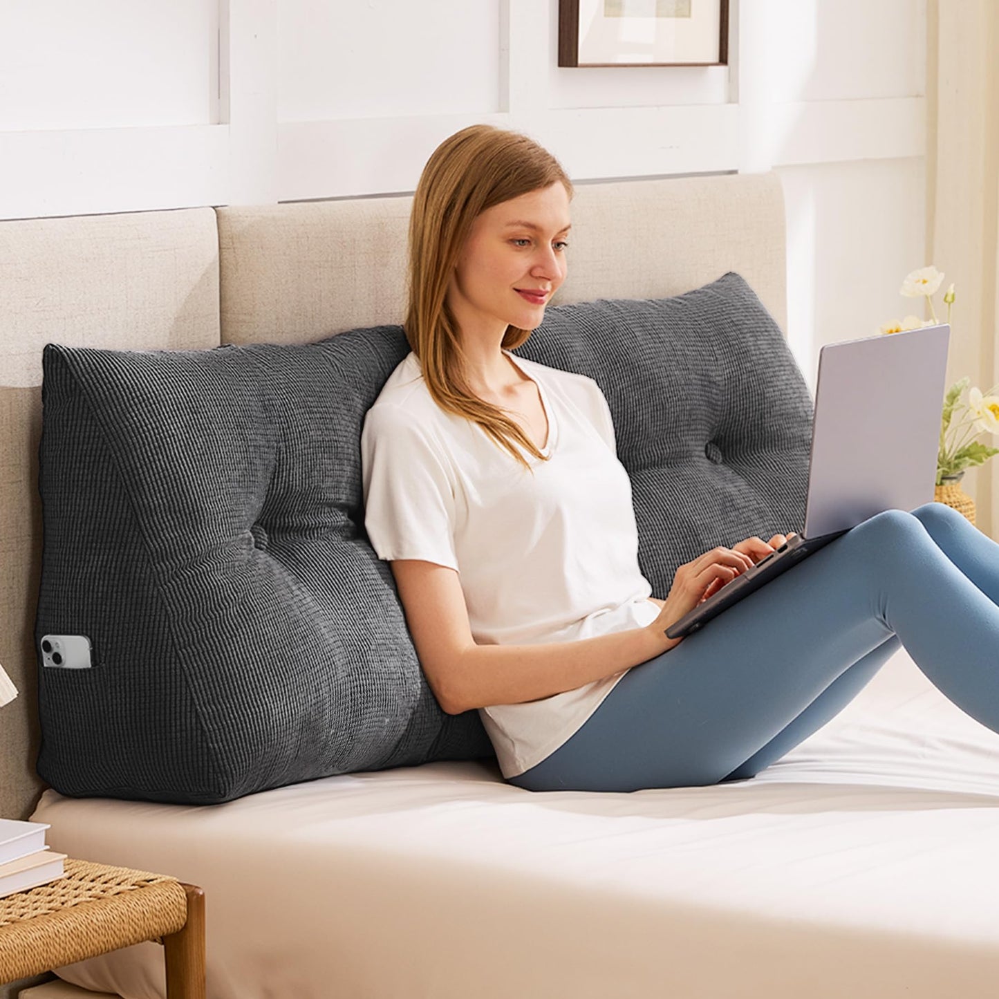 Bourkimi Queen Size Wedge Headboard Pillow with Side Pockets, Tufted Back Support Reading Pillow with Removable Washable Cover